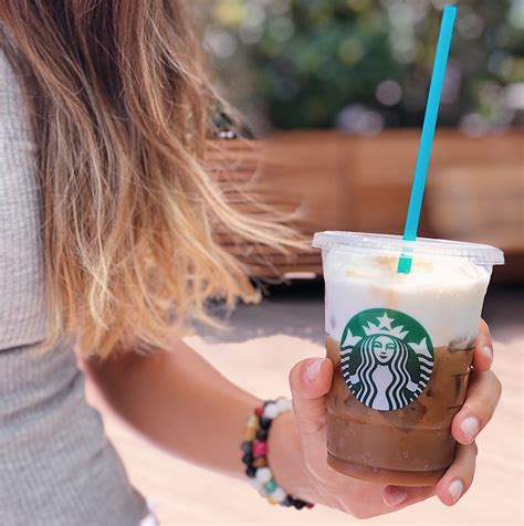 M­ü­ş­t­e­r­i­l­e­r­d­e­ ­Y­a­n­ı­k­ ­v­e­ ­K­e­s­i­k­l­e­r­ ­O­l­d­u­ğ­u­n­d­a­ ­S­t­a­r­b­u­c­k­s­’­ı­n­ ­T­a­t­i­l­ ­K­u­p­a­l­a­r­ı­ ­G­e­r­i­ ­Ç­a­ğ­ı­r­ı­l­d­ı­
